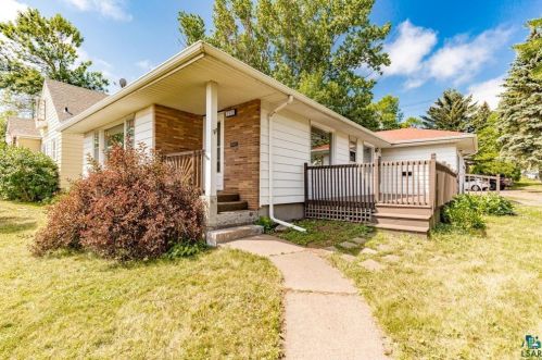 2331 London Rd, Duluth, MN 55812-2220