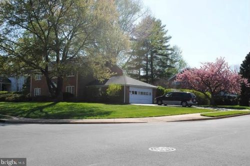 6918 Espey Ln, Mc Lean VA  22101-5454 exterior