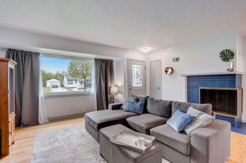 4218 93rd St, Milwaukee, WI 53222-1509