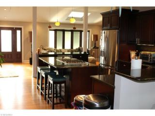 3045 Meadow Ln, Cleveland OH  44145-4943 exterior