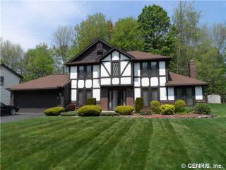 220 Melwood Dr, Rochester, NY 14626-4281