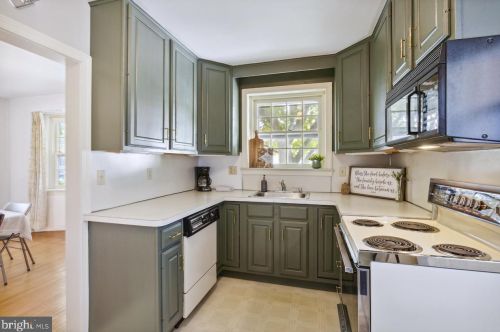 23 Cedarbrook Rd, Ardmore PA 19003-1618 exterior