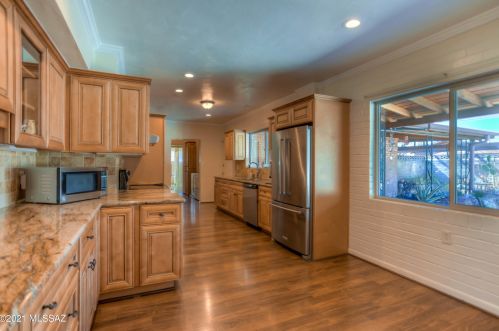 201 Irving Ave, Tucson AZ 85711-6239 exterior