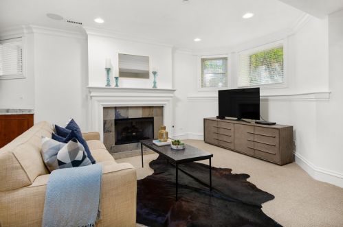 1324 Eddy St, Chicago IL 60657-1006 exterior