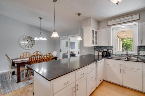 1480 3 Oaks Ave, Maple Plain MN 55359-9528 exterior