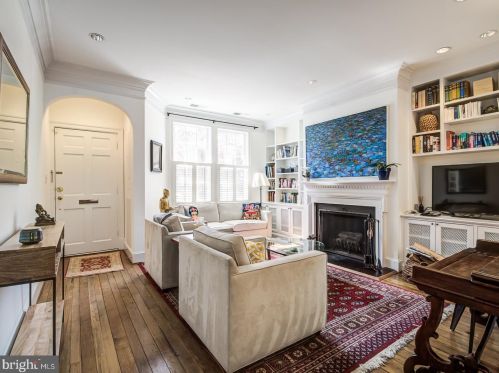 3219 Volta Pl, Washington, DC 20007-2732