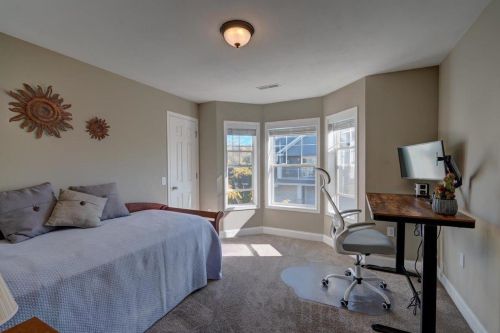 3282 Stonecreek Dr, Madison WI 53719-5250 exterior