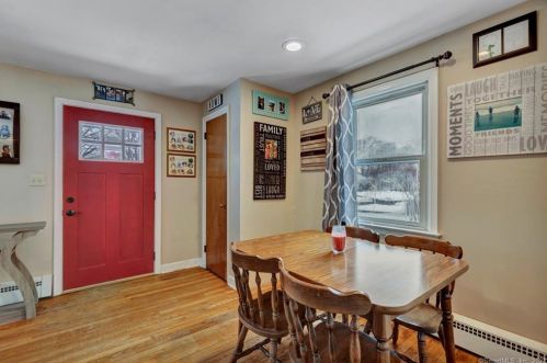 15 Buckingham Pl, Milford CT 06460-6652 exterior