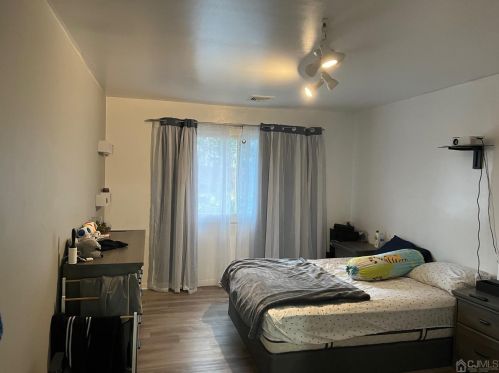 69 College Dr, Edison NJ  08817-5984 exterior