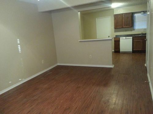 642 Rogers Rd, Irving, TX 75061-7246