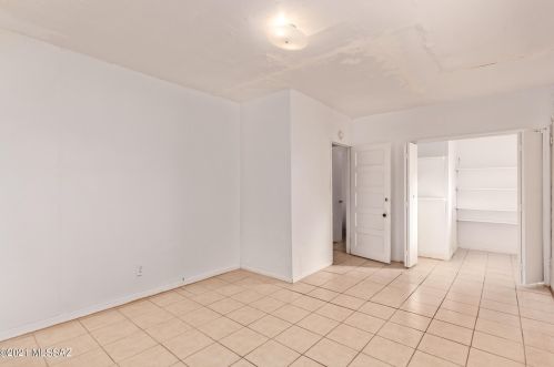 834 Lee St, Tucson AZ 85719-3932 exterior