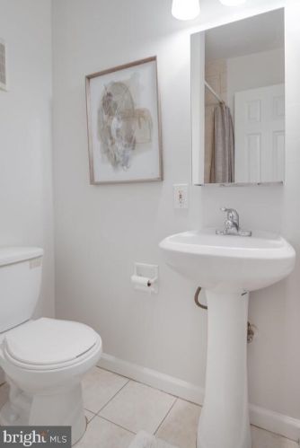 11902 Valleywood Dr, Silver Spring MD 20902-2235 exterior