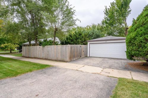 2900 10 Ave, Broadview IL 60153-1923 exterior