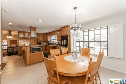 309 Rolling Oaks Ln, San Antonio TX 78253-5354 exterior