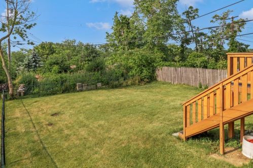 340 Meadowlark Ln, Pittsburgh PA  15122-2527 exterior