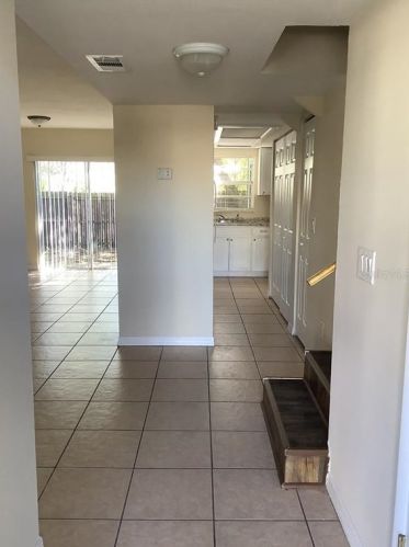 5171 Tennis Court Cir, Tampa, FL 33617-4717