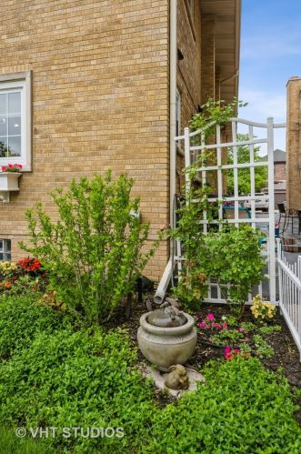 6283 Cicero Ave, Chicago IL 60646-4917 exterior