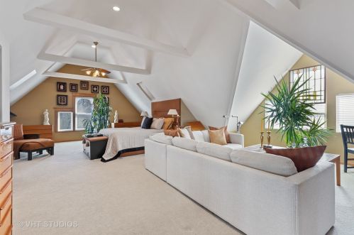 3822 Seeley Ave, Chicago IL 60645-5511 exterior