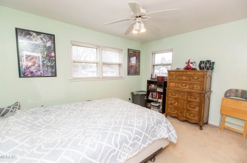 5231 Old Colony Rd, Kalamazoo MI 49008-3216 exterior