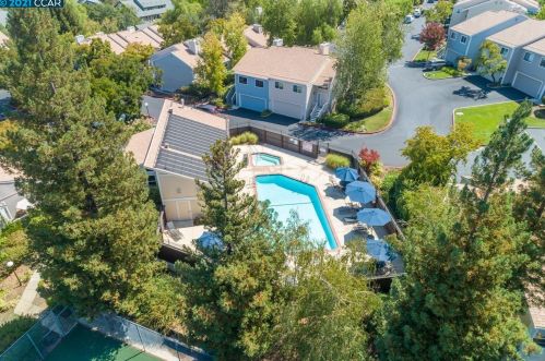 359 Scottsdale Rd, Concord CA 94523-5113 exterior