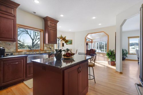 7625 Pioneer Crk Rd, Maple Plain MN 55359-9361 exterior