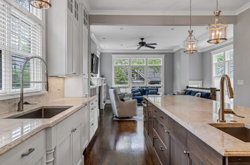 3800 Paulina St, Chicago IL 60609-2057 exterior