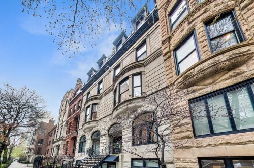 78 Elm St, Chicago IL  60611-1194 exterior