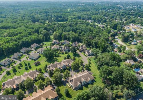 1358 Harpers Ln, Huntingdon Valley, PA 19006-8438