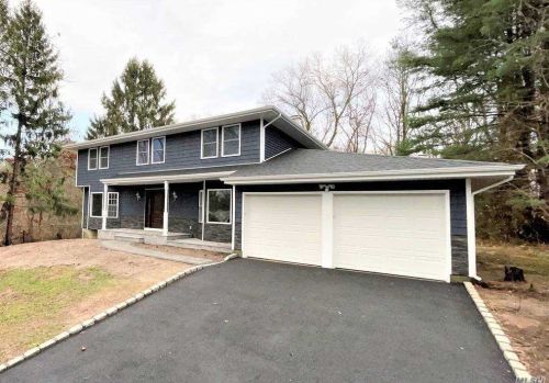 29 Kinsella St, Huntington Station, NY 11746-6507