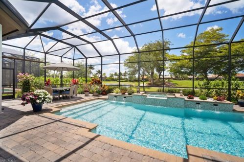 6718 Canwick Cove Cir, Naples FL 34113-3201 exterior