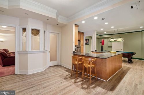 12705 Greenbriar Rd, Rockville MD 20854-6324 exterior