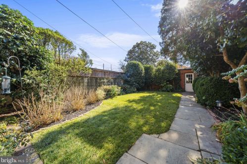 3324 Reservoir Rd, Washington DC  20007-2311 exterior