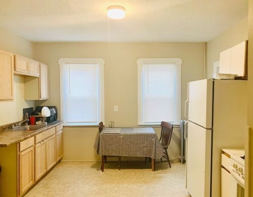 432 Sumner Ave, Springfield MA  01108-2305 exterior