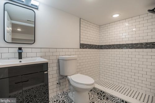 5809 Ditman St, Philadelphia PA 19135-4043 exterior