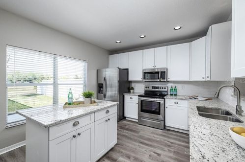 10850 Newbridge Dr, Riverview FL exterior