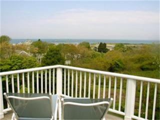 17 Chowder Kettle Ln, Chilmark, MA 02535-1842