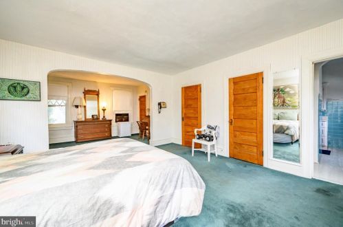 220 Maple Ave, Camden NJ 08106-2315 exterior