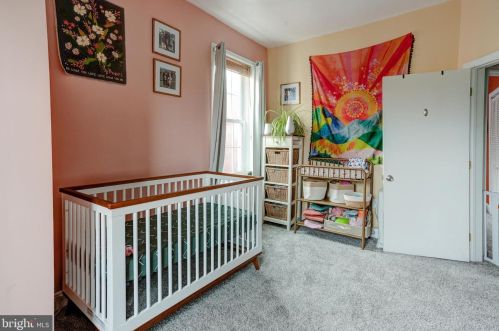 565 Martin St, Philadelphia PA  19128-1620 exterior