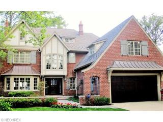 15404 Edgewater Dr, Cleveland OH  44107-1210 exterior