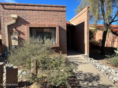 1858 Dalehaven Cir, Tucson, AZ 85704-0962