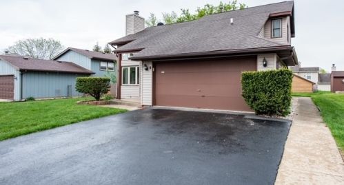 4825 Crst Ct, Waukegan IL 60087-1863 exterior