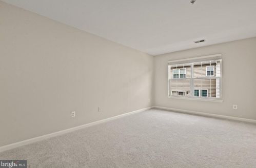 3805 Eisenhower Ave, Alexandria VA 22304-6427 exterior