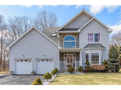 1530 Greenwood Dr, Piscataway, NJ 08854-2041