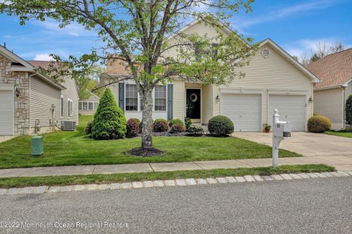 15 Cypress Point Ln, Jackson Twp, NJ 08527-4016