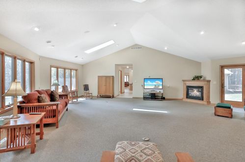 2889 377 Ave, Stanford MN 55080-8727 exterior