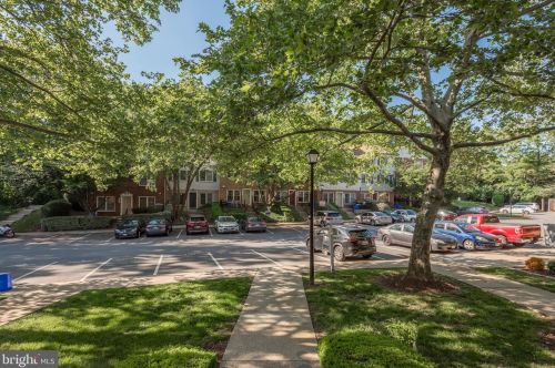 7809 Coddle Harbor Ln, Rockville MD 20854-3253 exterior