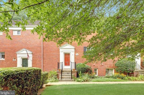 1322 Martha Custis Dr, Alexandria VA  22302-2025 exterior