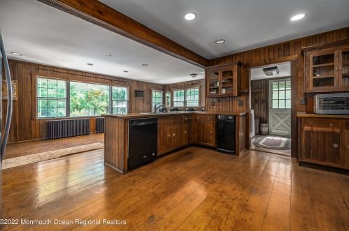 6 Jones Rd, Lacey NJ 08731-3611 exterior