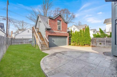 855 Bennaville Ave, Bham MI  48009-3668 exterior