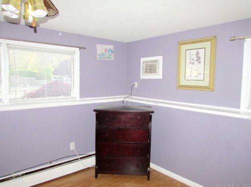 36 Belmont Ave, Windsor CT  06095-3335 exterior